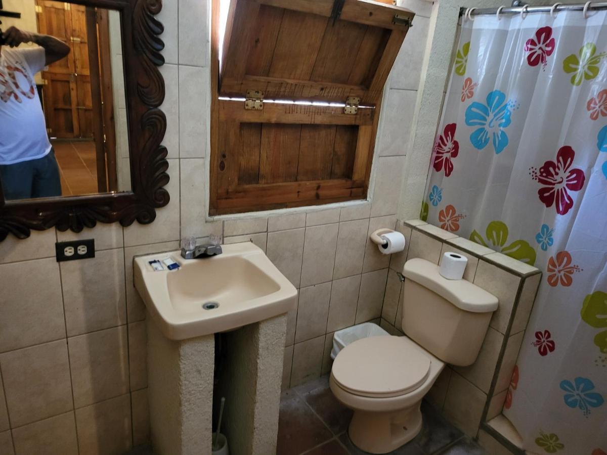 Hostal Casa De Las Gargolas Amapala Exteriér fotografie
